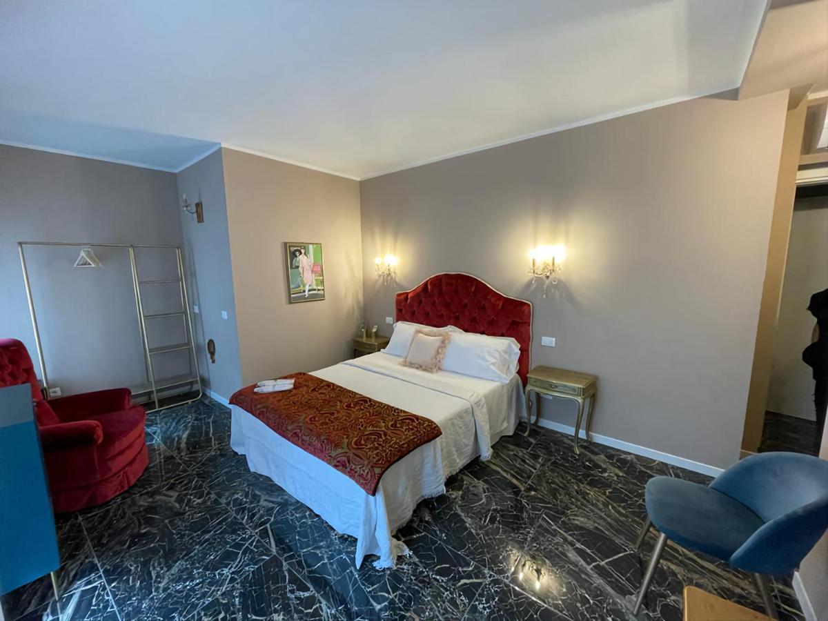 Prestige Suite Via Romagnoli Sirmione Bagian luar foto